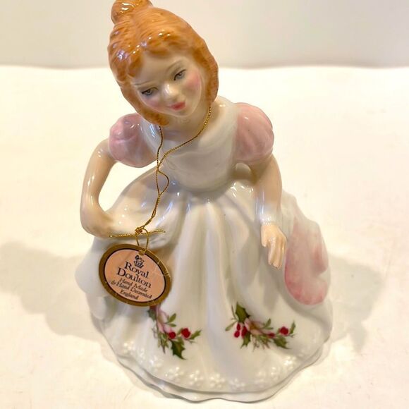 Royal Doulton Figure December Month Victorian HN 3329 Porcelain Figurine - Picture 2 of 10